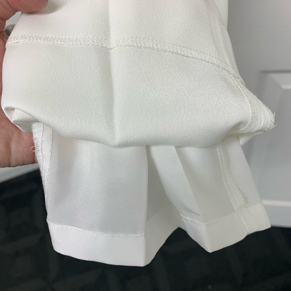 ✨HOST PICK✨ The Limited soft white tuxedo pant sz M - Picture 4 of 6